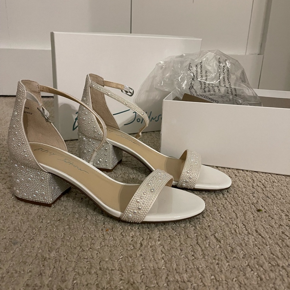 Betsey Johnson Mari Ivory Heels